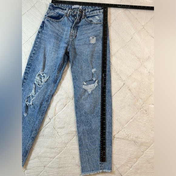 Muselooks women’s size 5 high waisted mom jeans light wash great condition - Picture 3 of 10